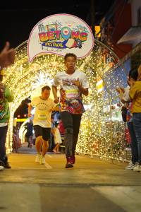 BIB: 50297, 60066
                            <button type="button" onclick="openModal(21832298)" class="btn btn-primary btn-sm float-right btn-popup" data-toggle="modal" data-target=".modal-high-quality">
                        <i class="fas fa-shopping-cart"></i> Add to Cart
                    </button>
                                            <button type="button" onclick="isThisMe(21832298, true)" class="btn btn-success btn-sm float-right btn-popup btn-isme hidden" data-toggle="tooltip" data-placement="bottom" title="นี่คือรูปของคุณใช่ไหม คลิกที่นี่เพื่อเอาเข้าอัลบั้ม">
                        <i class="fas fa-plus"></i> Add to album
                    </button>
                    <button type="button" onclick="isThisMe(21832298, false)" class="btn btn-warning btn-sm float-right btn-popup btn-isnotme hidden">
                        <i class="fas fa-ban"></i> Remove from album
                    </button>